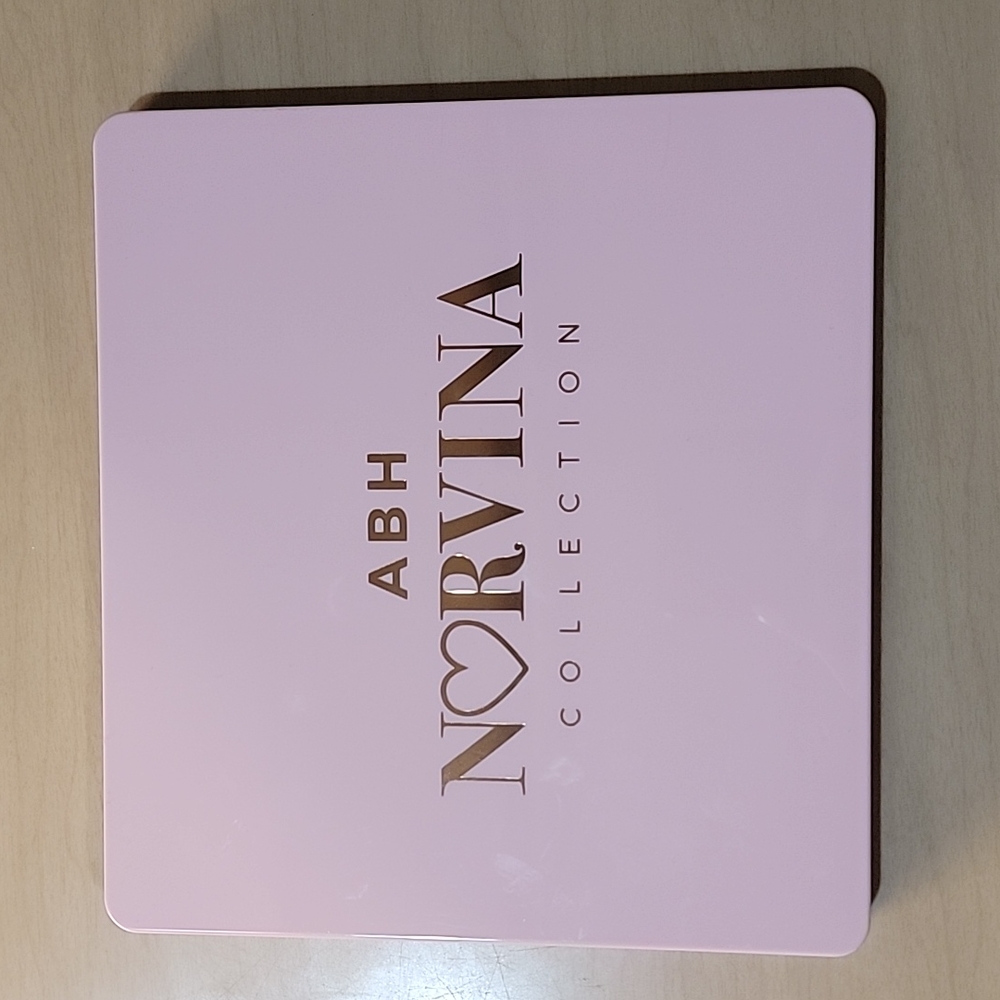 Lightly used Anastasia Beverly Hills Norvina 4 palette